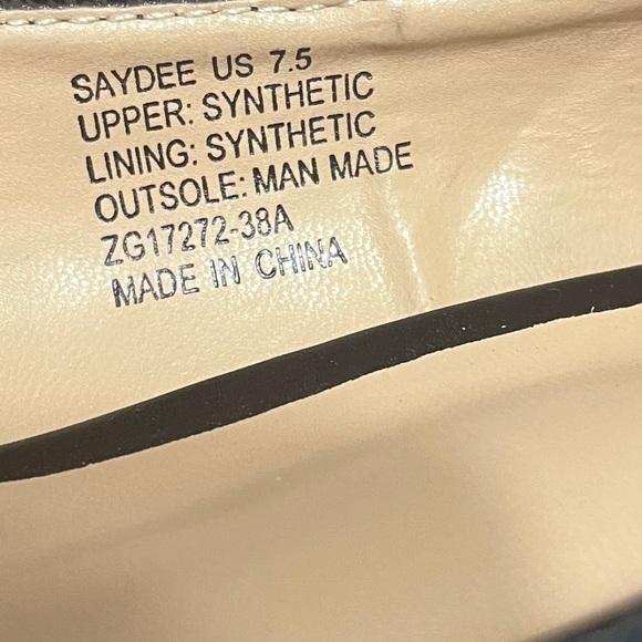 Women's Bebe Saydee Black Embossed Size 7.5 High Heels Pump Shoes - Picture 7 of 7